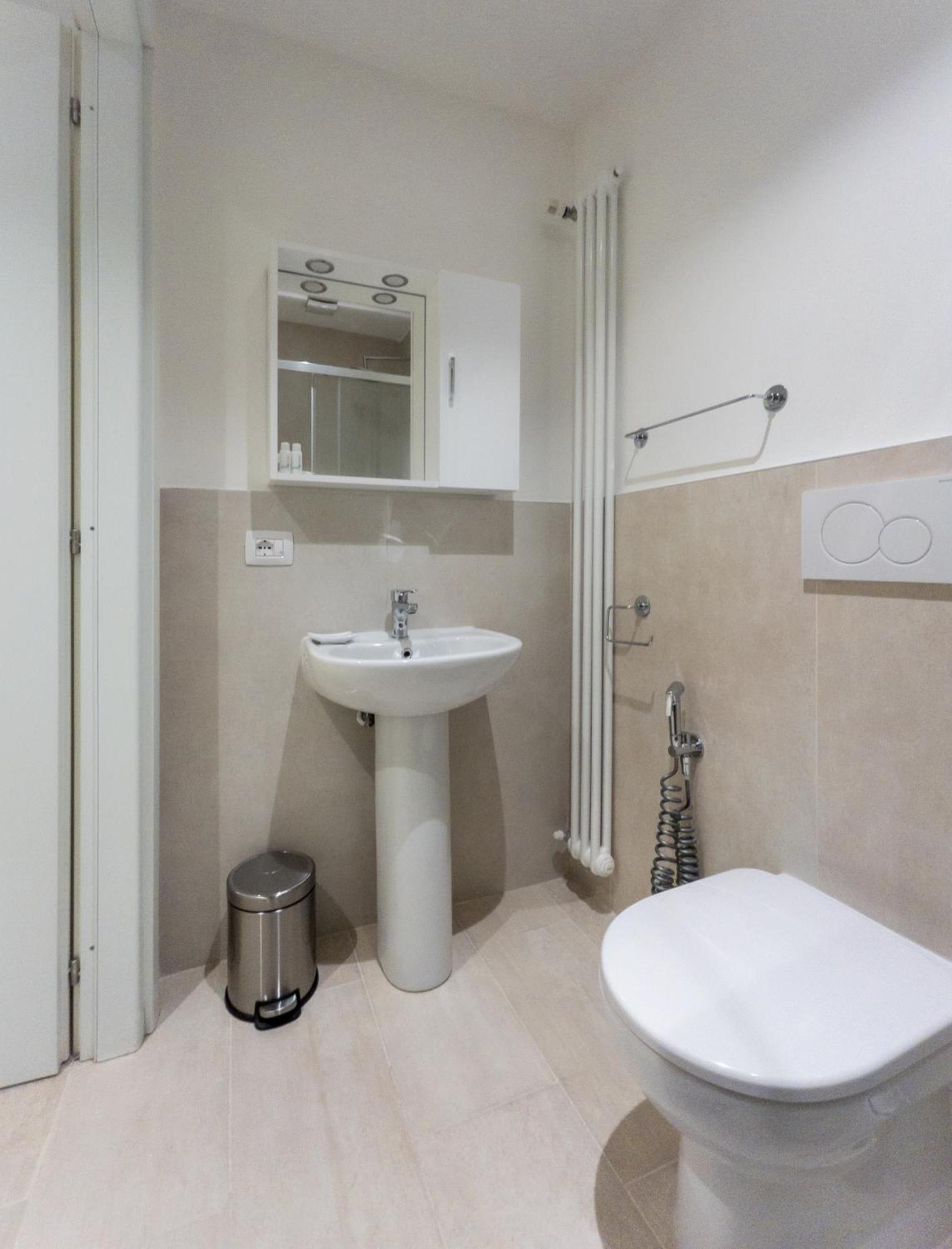Rrrapido Holy Suites And Rooms - Via Sardegna Милан Экстерьер фото